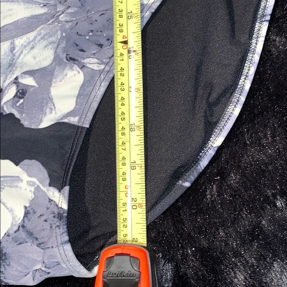 Newport News Swimsuit & A Sheer Wrap Cover Up Size 10 (Firm price now) - Picture 10 of 13